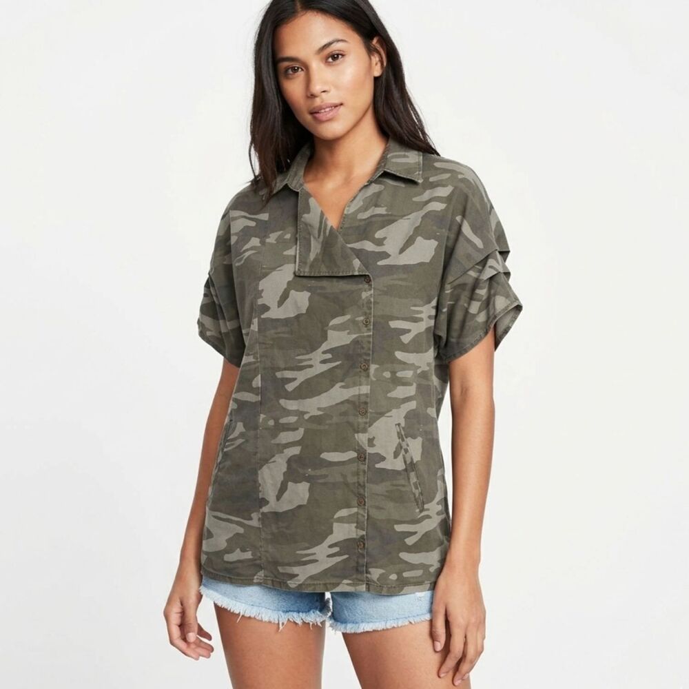 Express Camo Asymmetric Snap Front Utility Blouse XS Camouflage Tiered Sleeve